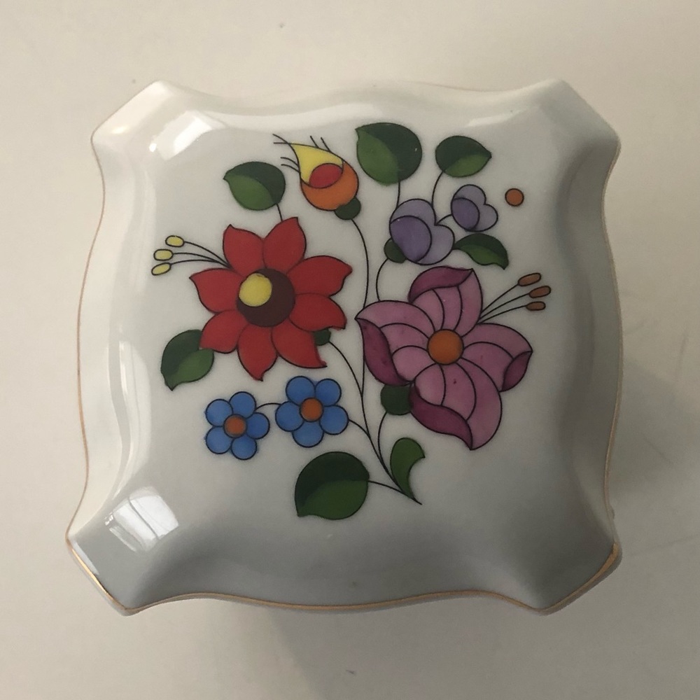 Kalocsa Hungary hand painted and numbered porcelain trinket box